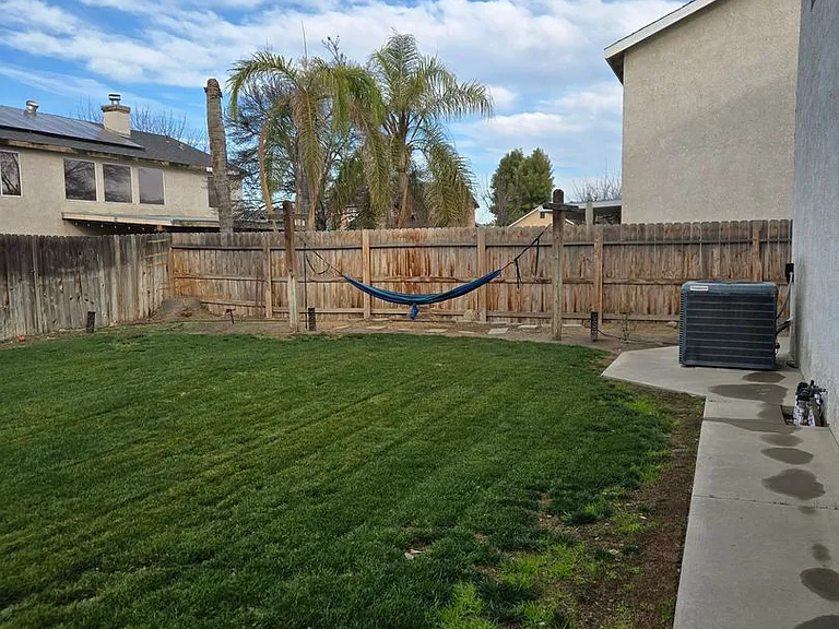 647 Vista Ct — Photo 12