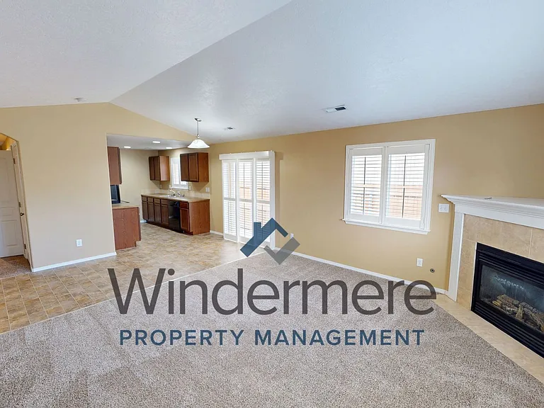 1233 SW Carver St — Photo 3