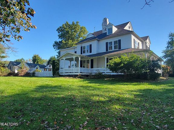 3rd image of 486 Sycamore Avenue