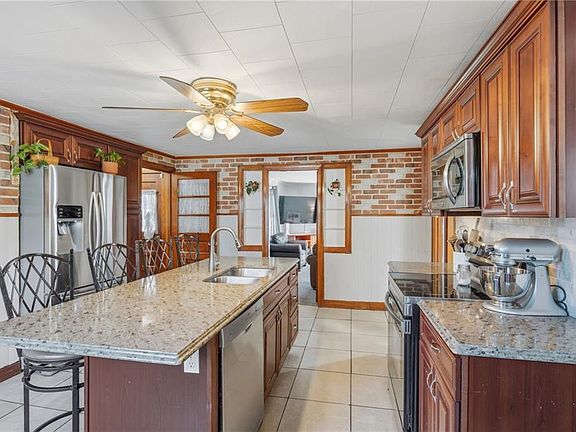3rd image of 25 Pine Swamp Rd