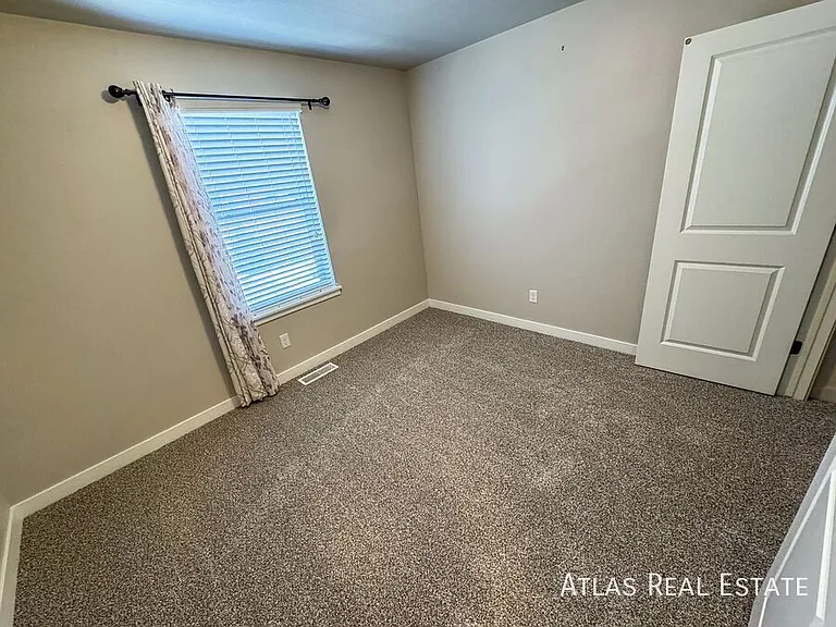2530 N Knights Ln — Photo 7