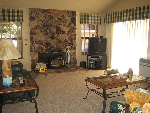 2nd image of 67 W Ponderosa Dr