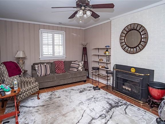 4th image of 2844 Clarendon Dr