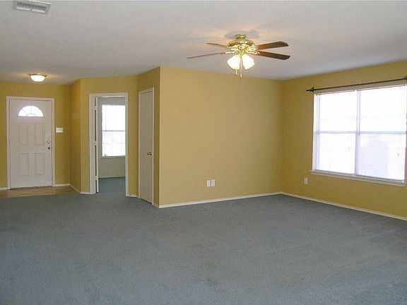 4th image of 918 Dove Meadows Dr