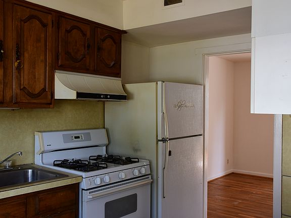 Sunny kitchen