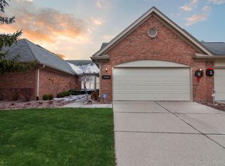 16284 Country Knoll Dr, Northville, MI 48168