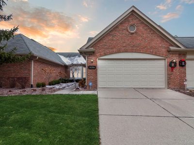 16284 Country Knoll Dr, Northville, MI, 48168