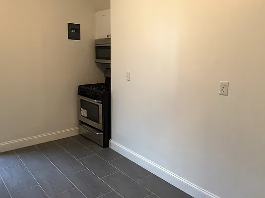 Rented by HFF Realty LLC | media 2