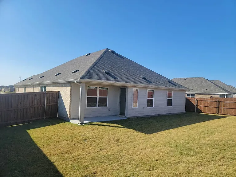 1614 Red Acre Trl — Photo 5