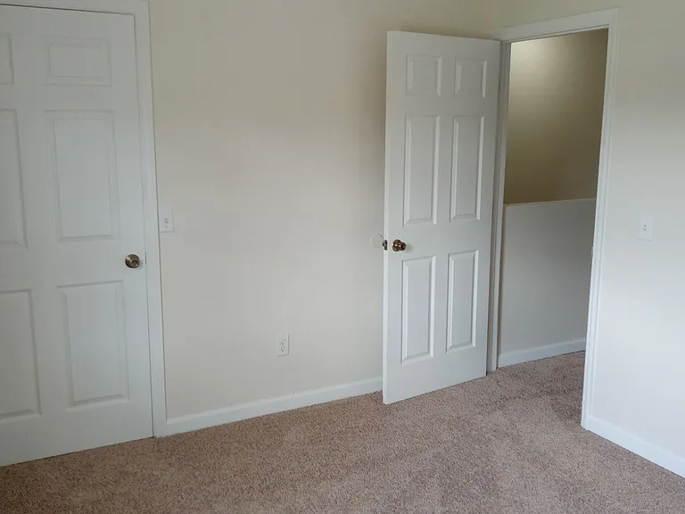 312 Kenova Ave — Photo 16