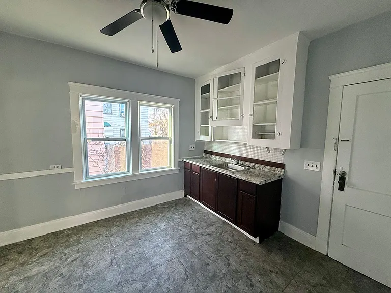 951 Royal Rd — Photo 22