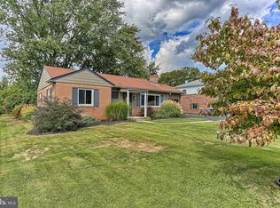 921 N Sharon Ave, Red Lion, PA 17356