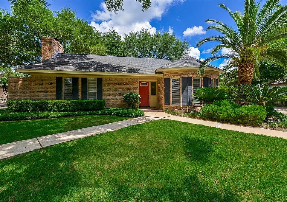 1st image of 3002 Apple Valley Ln