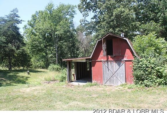 3rd image of 181 Clint Ave
