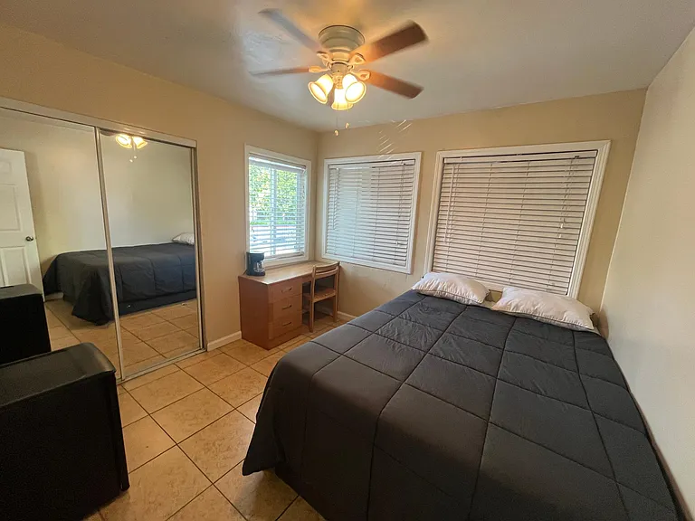 5800 Lindo Paseo #1 — Photo 22