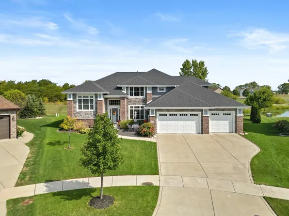 10097 Sentry Dr, Saint John, IN 46373