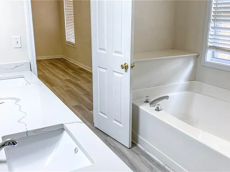 570 Sterling Pointe Ct — Photo 22