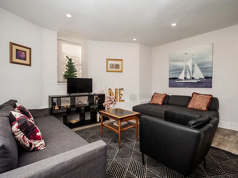 2 Buckley Ave #1A — Photo 3