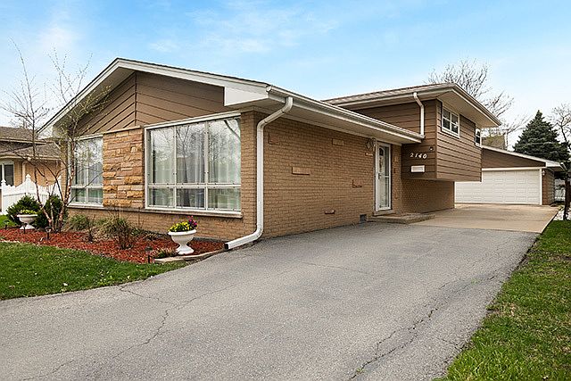 1st image of 2140 Westview Dr