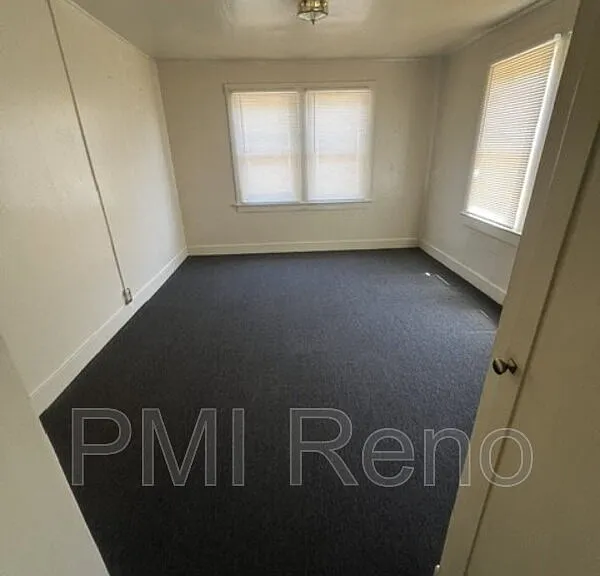 724 W 6th St #B — Photo 5
