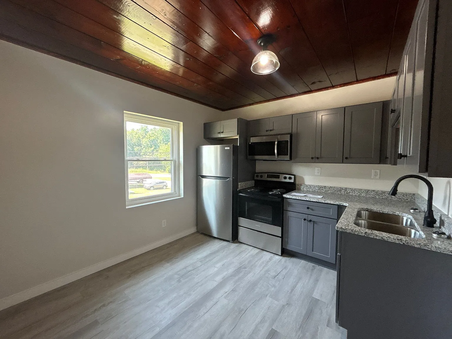 2 bed, 1.0 bath, 1000 sqft, $1,000 — Photo 4