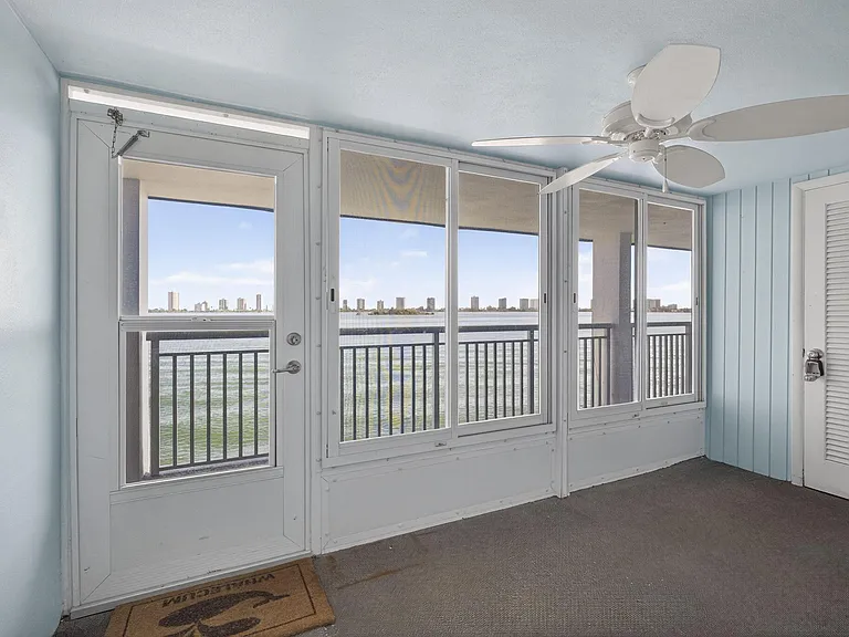 100 Shore Ct #307 — Photo 27