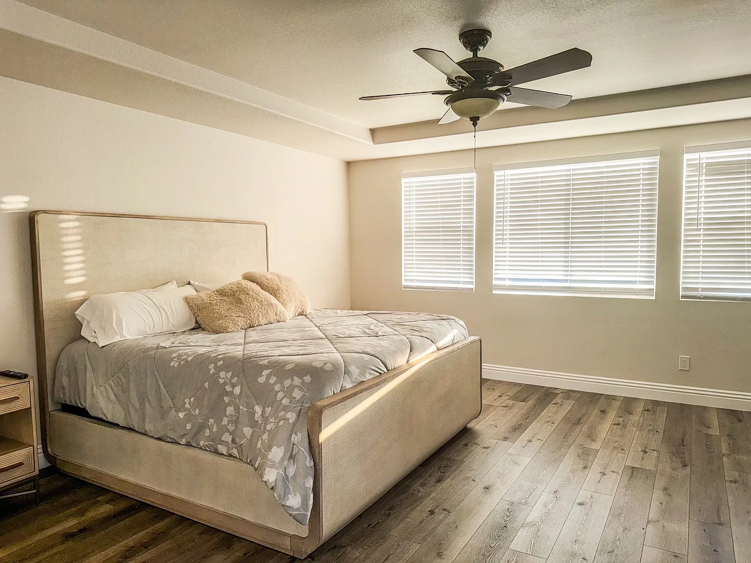 5 bed, 3.5 bath, 2750 sqft, $7,800 — Photo 4