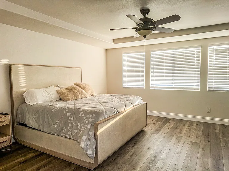 394 Plaza Toluca — Photo 4