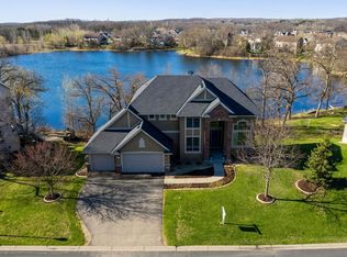 18152 Lake Forest Cir, Lakeville, MN 55044