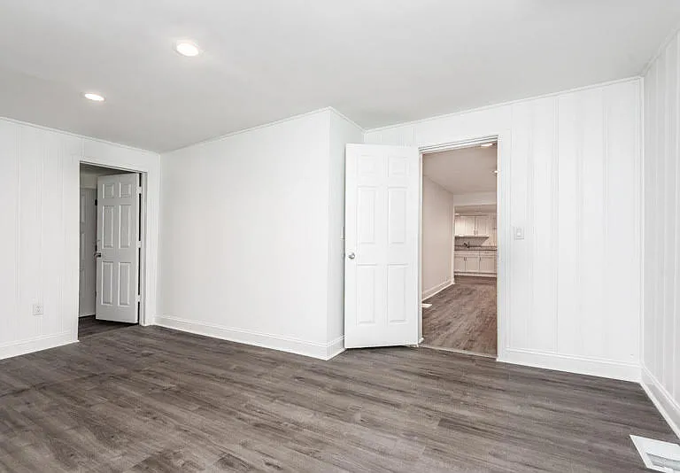 610 Old Harrods Creek Rd — Photo 8