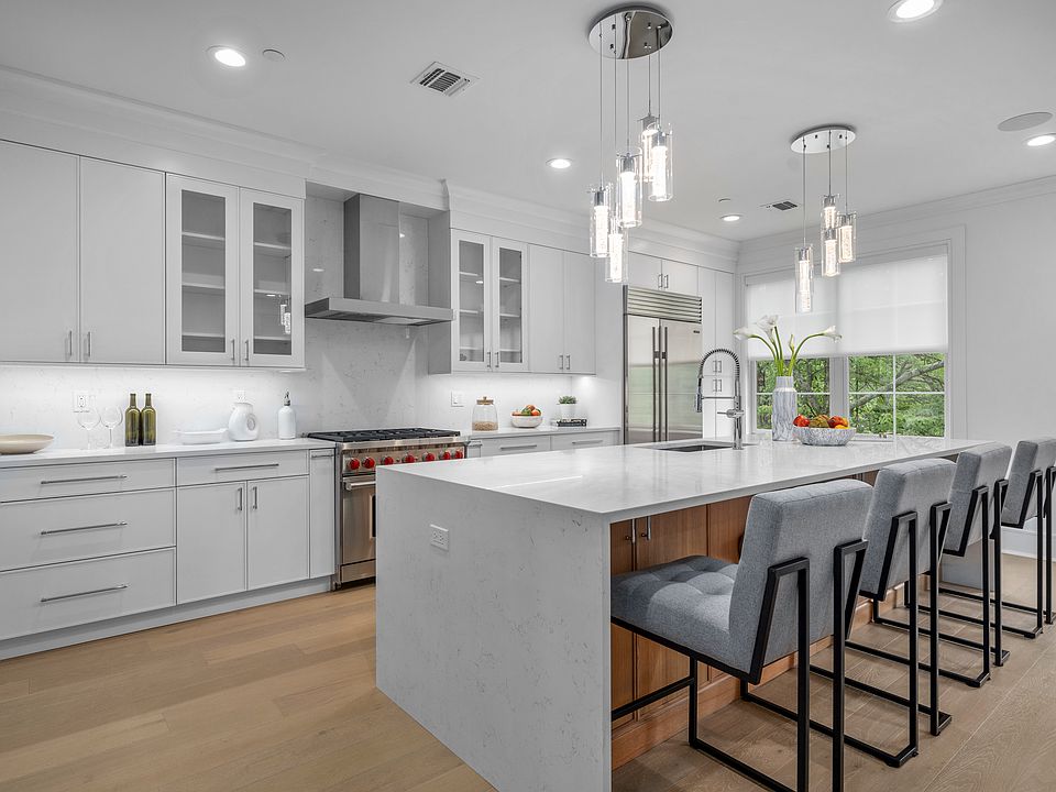 Chef s Custom Kitchen