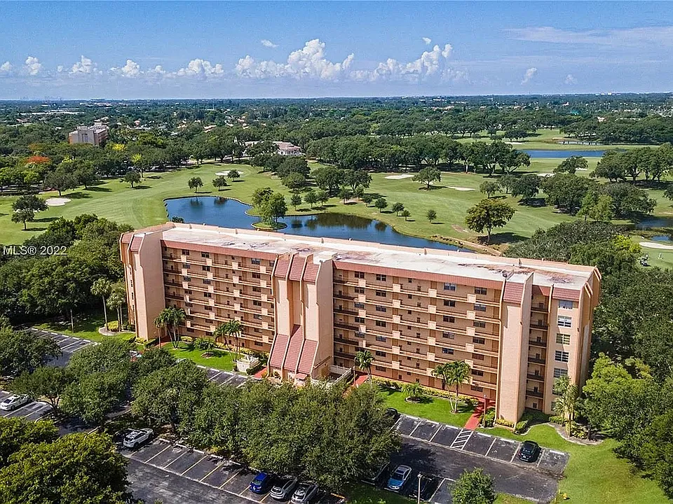 3001 W Rolling Hills Cir #504