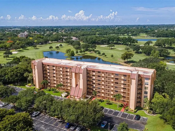 3001 W Rolling Hills Cir APT 504, Davie, FL 33328