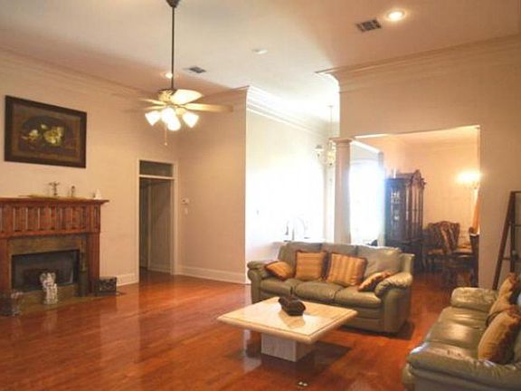3rd image of 262 Sugar Highland Blvd
