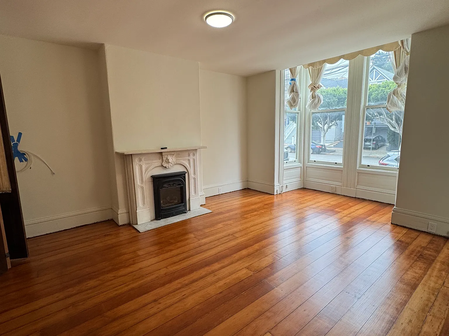 3 bed, 1400 sqft, $11,995 — Photo 2