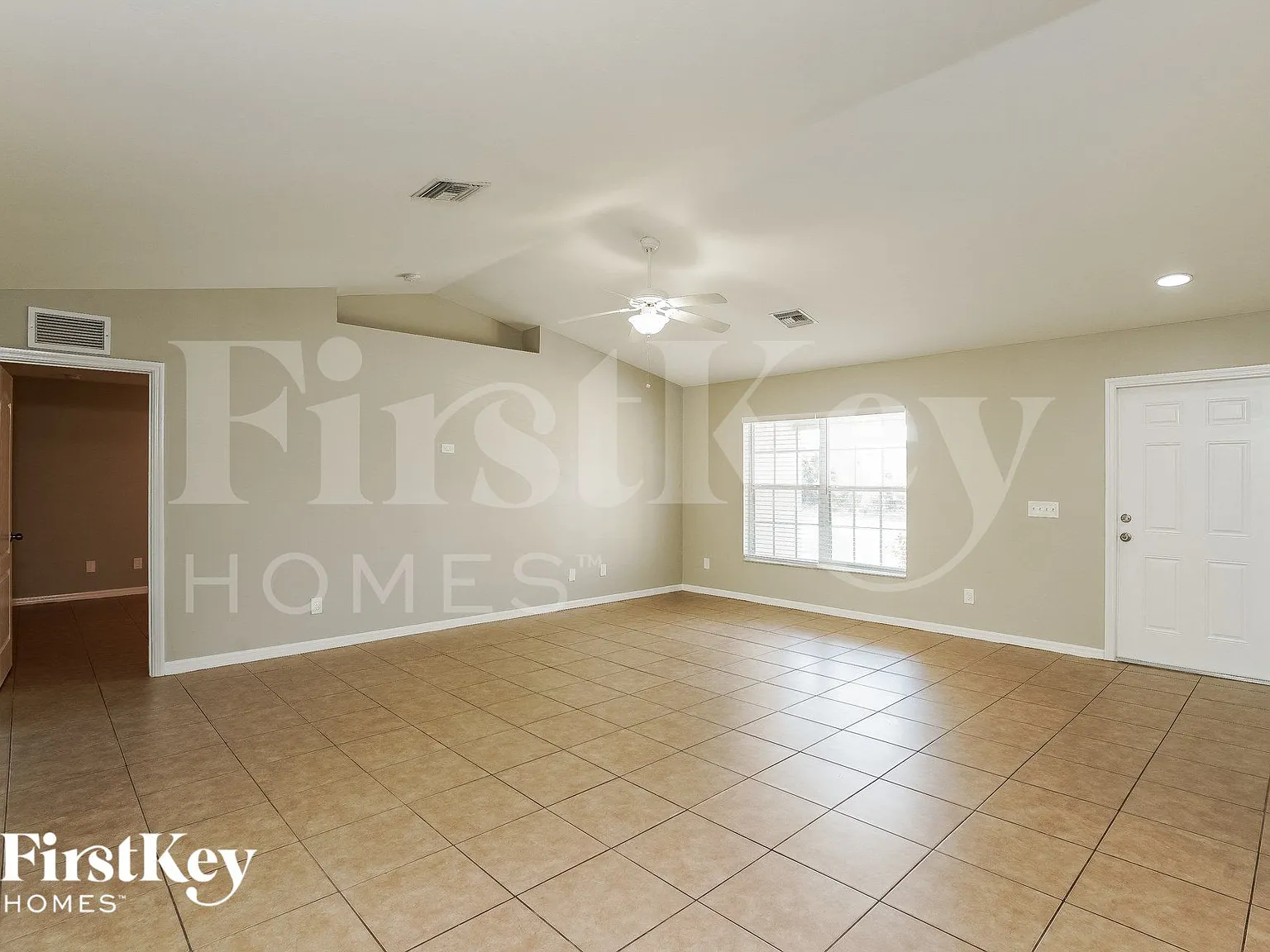 3 bed, 2.0 bath, 1574 sqft, $1,825 — Photo 4
