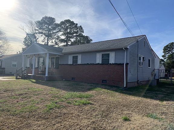 2nd image of 404 Bertha Ln