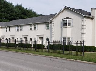 102 Village Trce APT 16, Kingston, TN 37763
