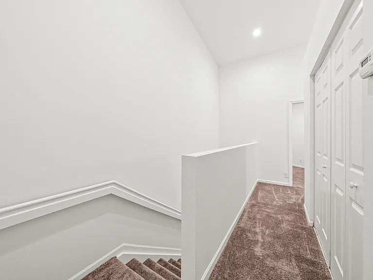 8024 Briantea Dr #8024 — Photo 32
