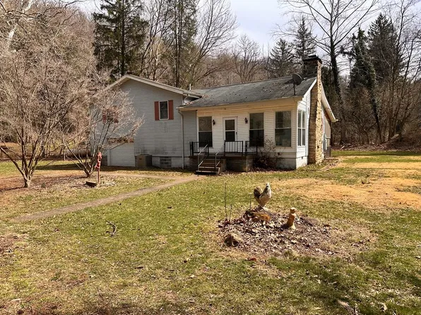 3827 Middle Creek Road, Triadelphia, WV 26059