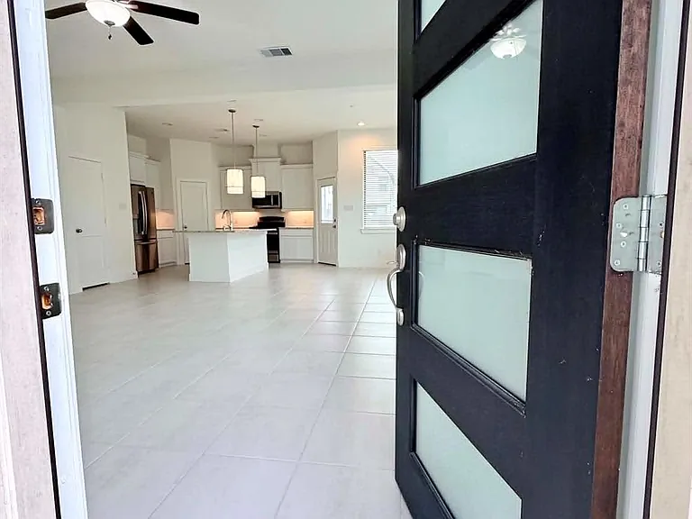 1539 Crystal Stream Dr — Photo 5