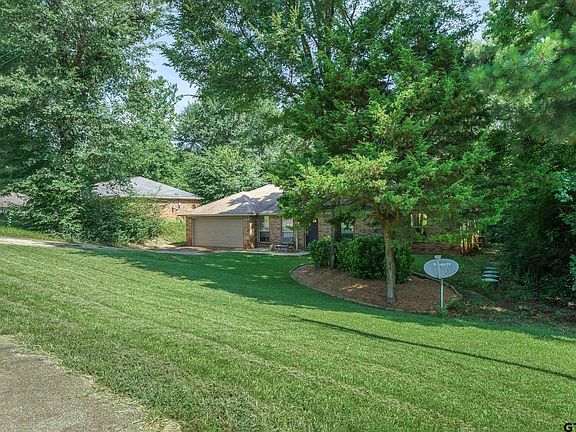 3rd image of 9165 Stonecreek Dr