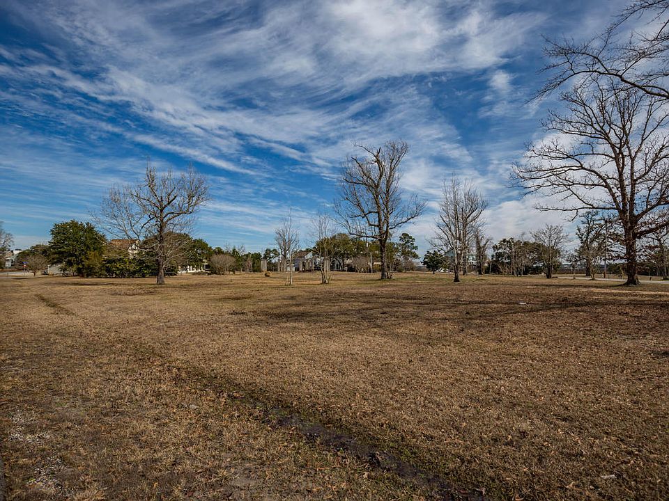2nd image of 10348 Riviere Vue Dr