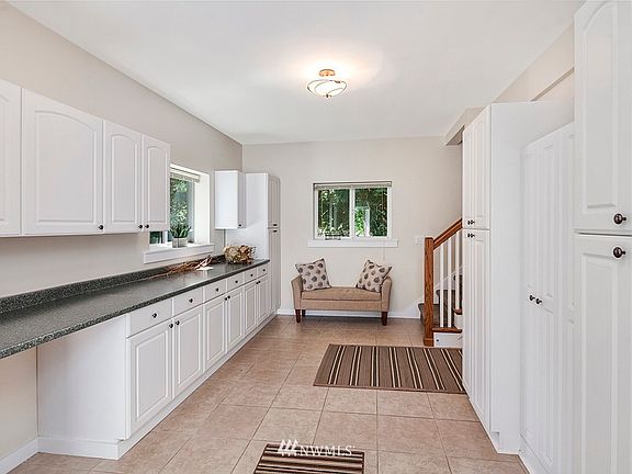3rd image of 17502 W Interurban Boulevard