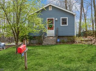135 Madison Trl, Hopatcong, NJ 07843