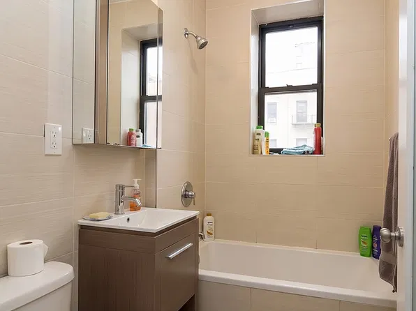 11 Maple St #3C, Brooklyn, NY 11225