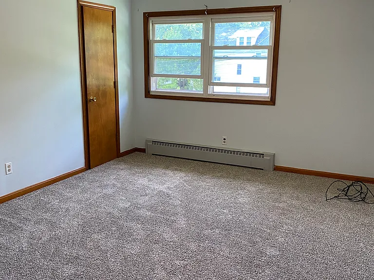 76 1/2 Yonker St #1/2 — Photo 15