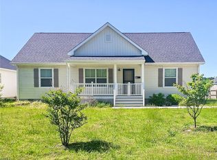 14 Johnson St, Onancock, VA 23417