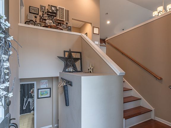 Only one set of stairs in this unit!
