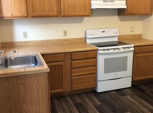 15 C St, Whitinsville, MA 01588